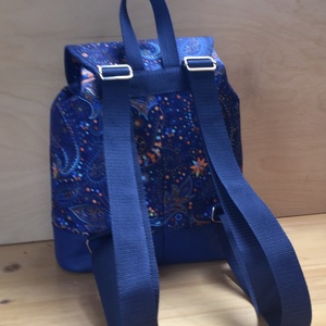 Pillangós női vízálló hátizsák -  - Meska.hu