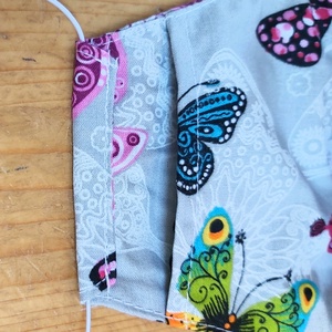 Színes pillangós háromrétegű, szűrő behelyezésére alkalmas női textil arcmaszk -  - Meska.hu