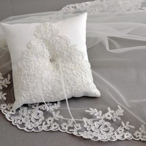 Gyűrűpárna - francia csipkével díszítve - esküvő - kiegészítők - gyűrűtartó & gyűrűpárna - Meska.hu
