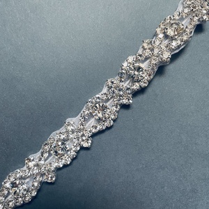 Strasszokkal díszített alkalmi, menyasszonyi díszített öv - esküvő - kiegészítők - öv & pánt - Meska.hu