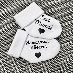 Hamarosan érkezem! Baba bejelentő kis zokni - ruha & divat - babaruha & gyerekruha - babafotózási ruha és kellék - Meska.hu