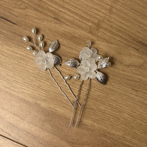2 db virágos menyasszonyi hajtű - esküvő - hajdísz - hajtű - Meska.hu