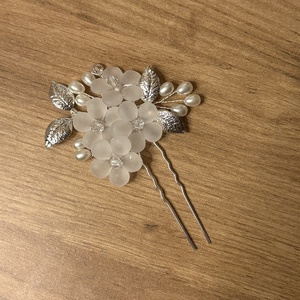 Virágos menyasszonyi hajtű - esküvő - hajdísz - hajtű - Meska.hu