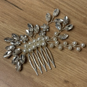 Strassz virágos menyasszonyi hajdísz - esküvő - hajdísz - fésűs hajdísz - Meska.hu