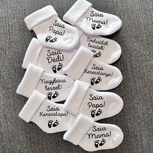 Baba bejelentő kis zokni - baba - mama - babaemlékek - bababejelentők - Meska.hu