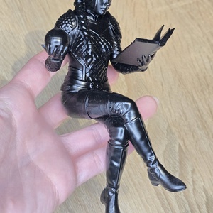 Violet Fourth Wing könyvespolc dekor figura - otthon & életmód - dekoráció - asztal és polc dekoráció - könyvszobor - Meska.hu