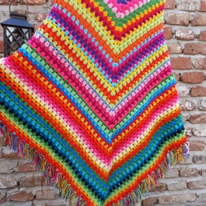 Bohém rojtos Horgolt vállkendő - háromszög alakú  - ruha & divat - sál, sapka, kendő - vállkendő - Meska.hu