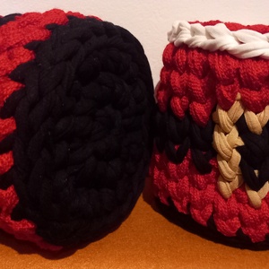 Mikulás pocakja polófonalból horgolt tároló - ajándékozáshoz - otthon & életmód - tárolás & rendszerezés - tárolókosár - Meska.hu