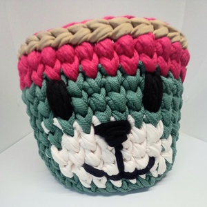 Mikulás mackója polófonalból horgolt tároló -  - otthon & életmód - tárolás & rendszerezés - tárolókosár - Meska.hu