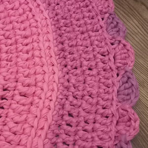 Rózsaszín horgolt kerek szőnyeg kislányszobába, Otthon & Életmód, Tárolás & Rendszerezés, Tárolókosár, Horgolás, MESKA