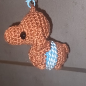 Mini tacskó kulcstartó - játék & sport - plüssállat & játékfigura - kutya - Meska.hu