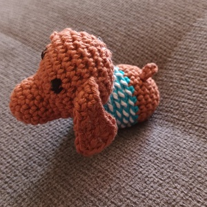 Mini tacskó pulcsiban - játék & sport - plüssállat & játékfigura - kutya - Meska.hu