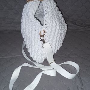 Horgolt háromszög alakú táska - esküvő - kiegészítők - táska - Meska.hu