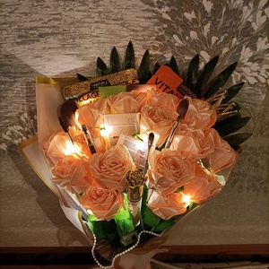 Örök rózsa csokor smink kiegészítőkkel, Otthon & Életmód, Virágdekoráció, Virágok, Virágcsokor, Mindenmás, MESKA