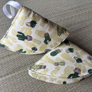 Edényfogó - kaktusz, Otthon & Életmód, Konyhafelszerelés, tálalás, Konyhai textil, Edényfogó & Edényfedő, Varrás, MESKA