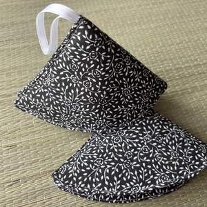 Edényfogó - fekete indák, Otthon & Életmód, Konyhafelszerelés, tálalás, Konyhai textil, Edényfogó & Edényfedő, Varrás, MESKA