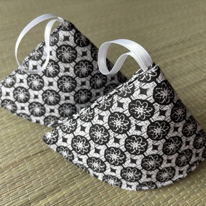 Edényfogó - fekete fehér - otthon & életmód - konyhafelszerelés, tálalás - konyhai textil - edényfogó & edényfedő - Meska.hu