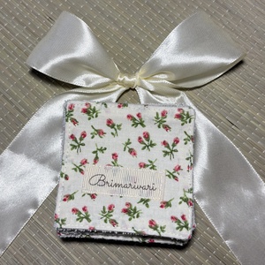 Arctisztító párna -  piros kis virágok - Meska.hu