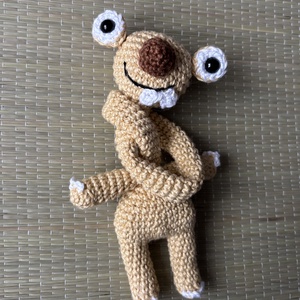 Hosszú nyakú lajhár (Sid) - Meska.hu