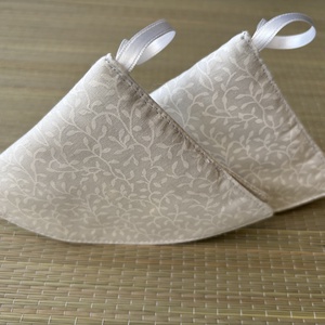 Edényfogó- fehér indás - Meska.hu