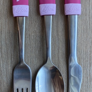 Gyerek evőeszköz szett - Barbie - otthon & életmód - konyhafelszerelés, tálalás - tálalás - kanál & villa - Meska.hu