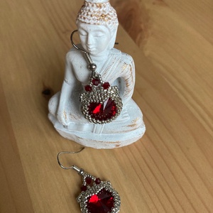 Bordó Swarovski kristályos gyöngy fülbevaló, Ékszer, Fülbevaló, Lógós kerek fülbevaló, Gyöngyfűzés, gyöngyhímzés, MESKA