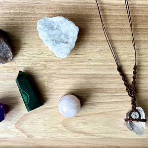 Hegyikristály amulett - ékszer - nyaklánc - hosszú nyaklánc - Meska.hu