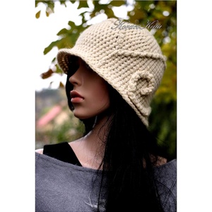 VILMA - extravagáns horgolt cloche kalap - ruha & divat - sál, sapka, kendő - kalap - Meska.hu