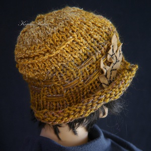 CLOCHE-ART - extravagáns kézzel kötött kalap, sapka / mustár - ruha & divat - sál, sapka, kendő - sapka - Meska.hu