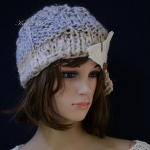 CLOCHE-ART - extravagáns kézzel kötött kalap, sapka /  mogyoró-kék - ruha & divat - sál, sapka, kendő - kalap - Meska.hu