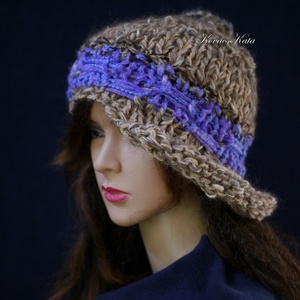 CLOCHE-ART - extravagáns kézzel kötött kalap, sapka / barna-levendula - ruha & divat - sál, sapka, kendő - sapka - Meska.hu