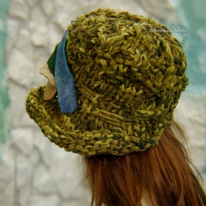 CLOCHE-ART - extravagáns kézzel kötött kalap, sapka / olív - ruha & divat - sál, sapka, kendő - sapka - Meska.hu