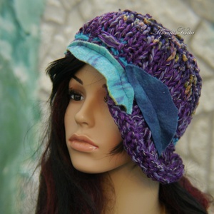 CLOCHE-ART - extravagáns kézzel kötött kalap, sapka / lila-türkiz - ruha & divat - sál, sapka, kendő - sapka - Meska.hu