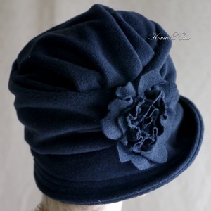 ERNA cloche - polár flapper kalap / éjkék - ruha & divat - sál, sapka, kendő - kalap - Meska.hu