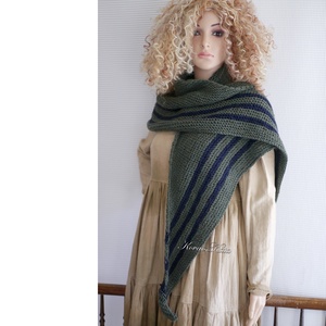 CLAIRE - exkluzív kézzel kötött vállkendő / erdő - ruha & divat - női ruha - poncsó - Meska.hu