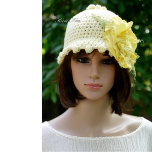 KOZIMA - romantikus horgolt kalapka selyemvirággal - ruha & divat - sál, sapka, kendő - sapka - Meska.hu