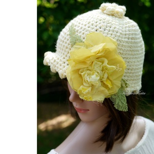 KOZIMA - romantikus horgolt kalapka selyemvirággal - ruha & divat - sál, sapka, kendő - sapka - Meska.hu