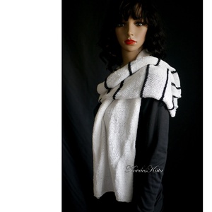 KASMIRA - extravagáns kézzel kötött sál, stóla / fehér-fekete - ruha & divat - sál, sapka, kendő - stóla - Meska.hu