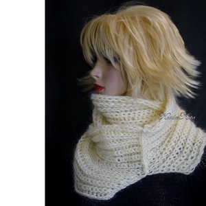 INFINITY / mohair - exkluzív kézzel kötött körsál / vaj - ruha & divat - sál, sapka, kendő - sál - Meska.hu
