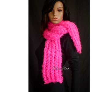DUSI-SÁL - kézzel kötött hosszú sál / neon pink - ruha & divat - sál, sapka, kendő - sál - Meska.hu