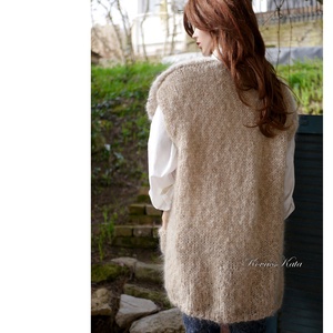 LAURA - trendi kézzel kötött chunky mohair mellény, kardigán - ruha & divat - női ruha - pulóver - Meska.hu