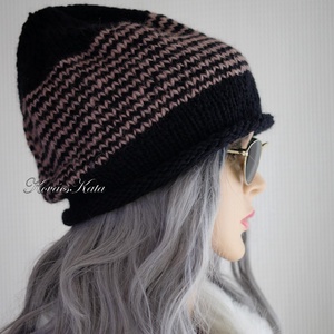 BEANIE LUX - trendi kézzel kötött angora-merinó sapka / fekete+drapp - ruha & divat - sál, sapka, kendő - sapka - Meska.hu