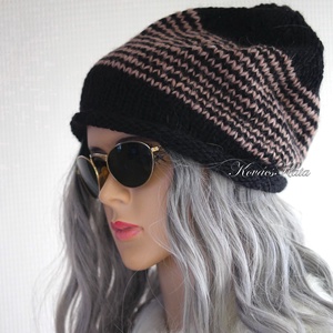 BEANIE LUX - trendi kézzel kötött angora-merinó sapka / fekete+drapp - Meska.hu