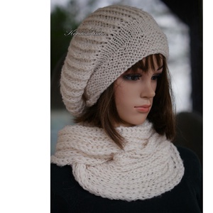 BORBÁLA SZETT / törtfehér - exkluzív kézzel kötött gyapjú-moher sapka körsállal - Meska.hu