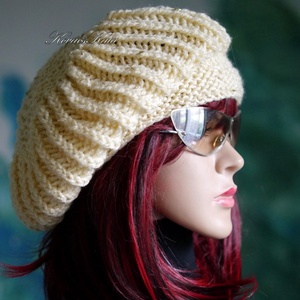 BORBÁLA / vanília - kézzel kötött gyapjús-akril barett sapka  - ruha & divat - sál, sapka, kendő - sapka - Meska.hu