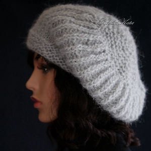 BORBÁLA / ezüst - kézzel kötött gyapjús-akril barett sapka  - ruha & divat - sál, sapka, kendő - sapka - Meska.hu