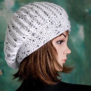 BORBÁLA / pettyeske - kézzel kötött babyakril barett sapka KÉSZLETEN - ruha & divat - sál, sapka, kendő - sapka - Meska.hu