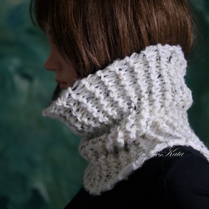 TEKNŐCKE / akril - kézzel kötött kámzsa, csősál, nyakmelegítő - ruha & divat - sál, sapka, kendő - sál - Meska.hu