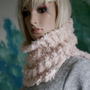 TEKNŐCKE / púder - extravastag kézzel kötött kámzsa, csősál, nyakmelegítő KÉSZLETEN - Meska.hu