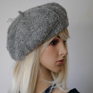 ALETTA / galamb - exkluzív kézzel kötött alpaka-buklé svájci sapka, barett KÉSZLETEN - ruha & divat - sál, sapka, kendő - sapka - Meska.hu